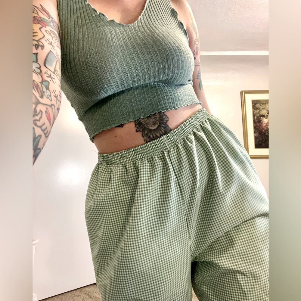 Vintage American sweetheart gingham capris